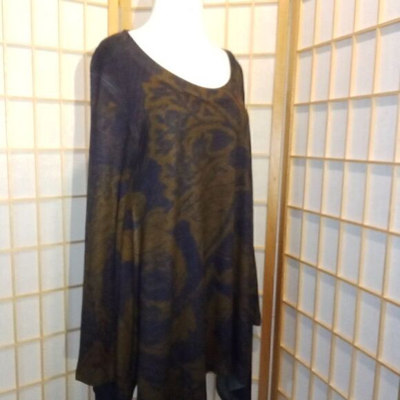 Soft Surroundings Med Asymmetrical Swing Top - Picture 1 of 15
